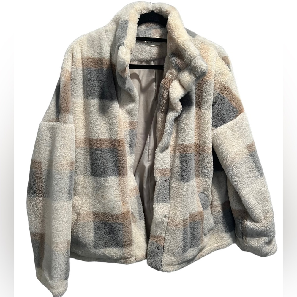 Amoli plaid patterned jacket!